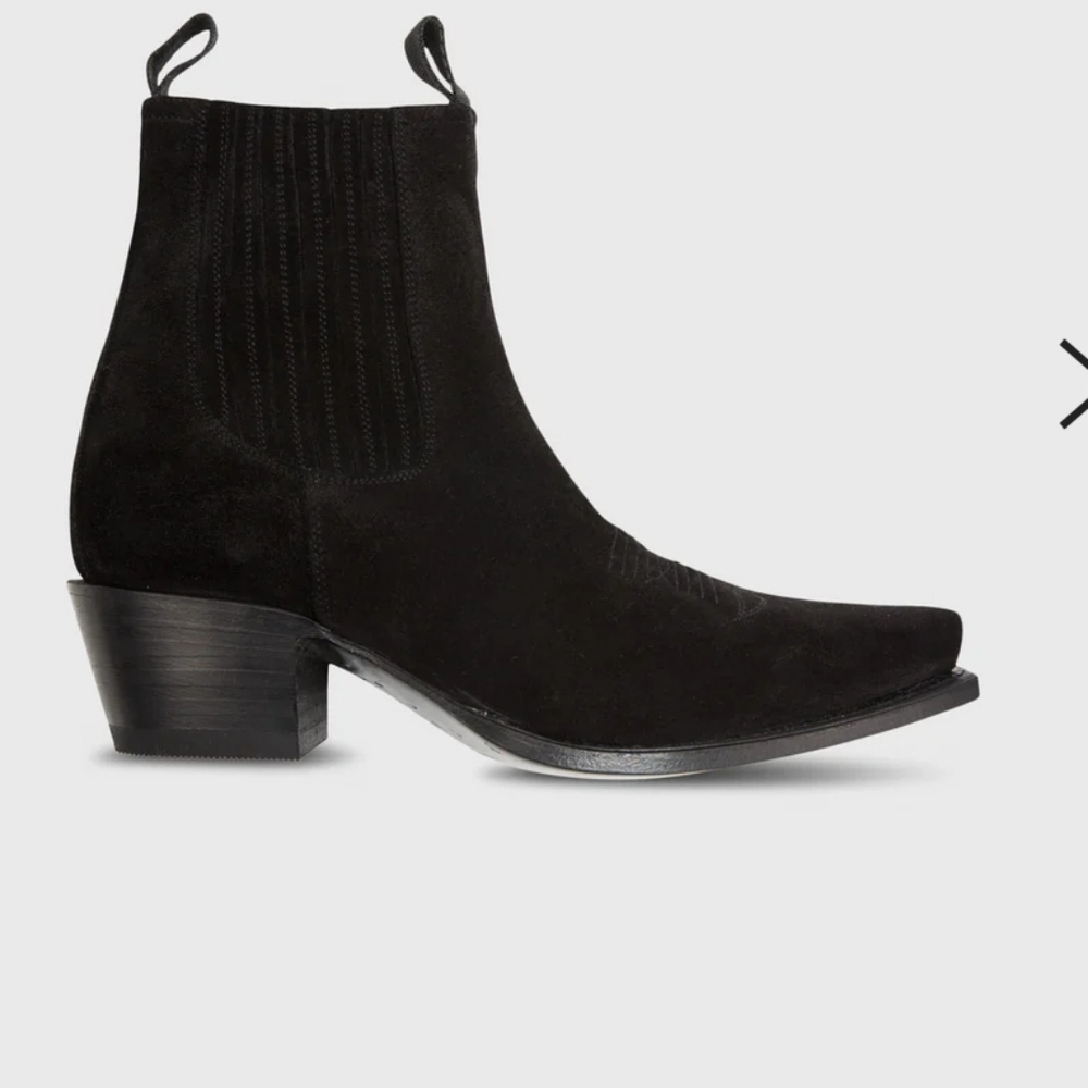 Ann Mashburn Short Cowboy Boots - black suede sz40